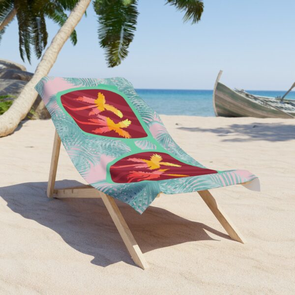 Arranged Image Retro Revive Vintage Visions Beach Towel - Image 2